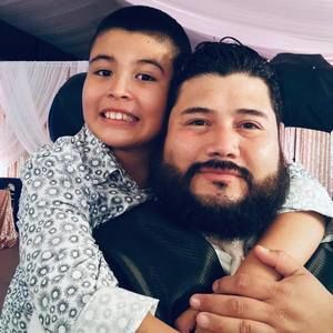 Meet your Posher, Carlos m